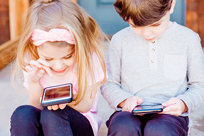 wpływ smartfona na rozwój dziecka